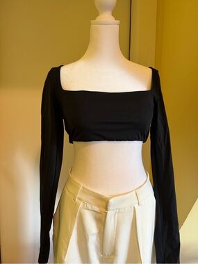 CSB CSB FREEDOM SCOOP LONG-SLEEVE CROP | BLACK